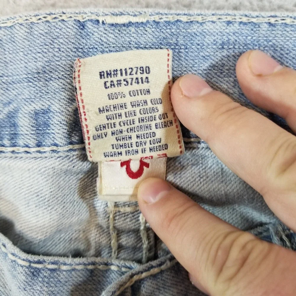 True Religion Jeans Mens 40 Light Wash Blue Distressed Straight Flap Pocket USA